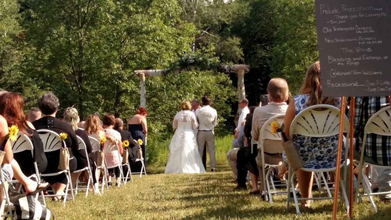 North Ironwood Acres - Black River Lodge מראה חיצוני תמונה